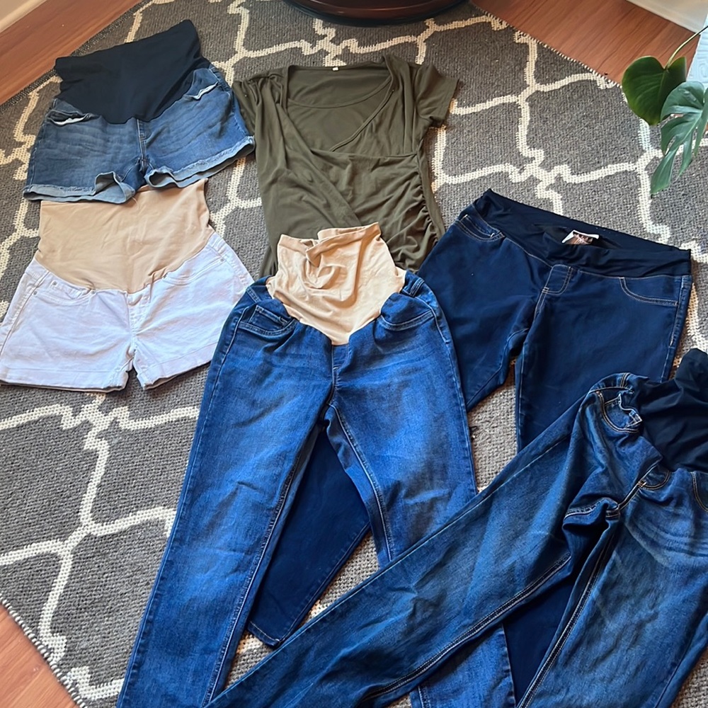 Jessica Simpson Maternity Jeans + Extras!